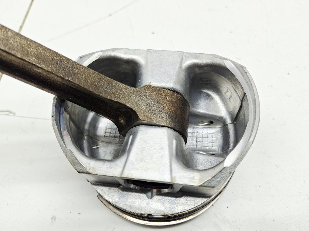 Поршень с шатуном, 3000 рублей, Пермь