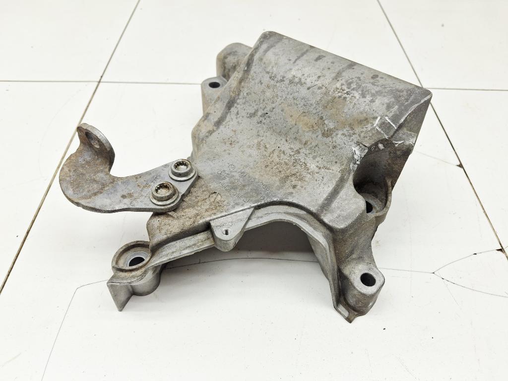 Кронштейн двигателя правый, 1500 рублей, Пермь