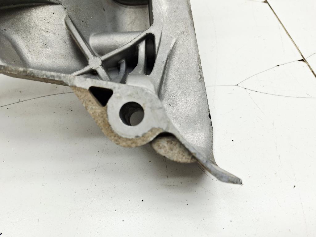 Кронштейн двигателя правый, 1500 рублей, Пермь