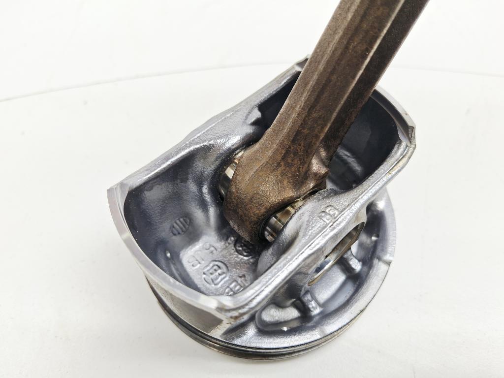 Поршень с шатуном, 2000 рублей, Пермь