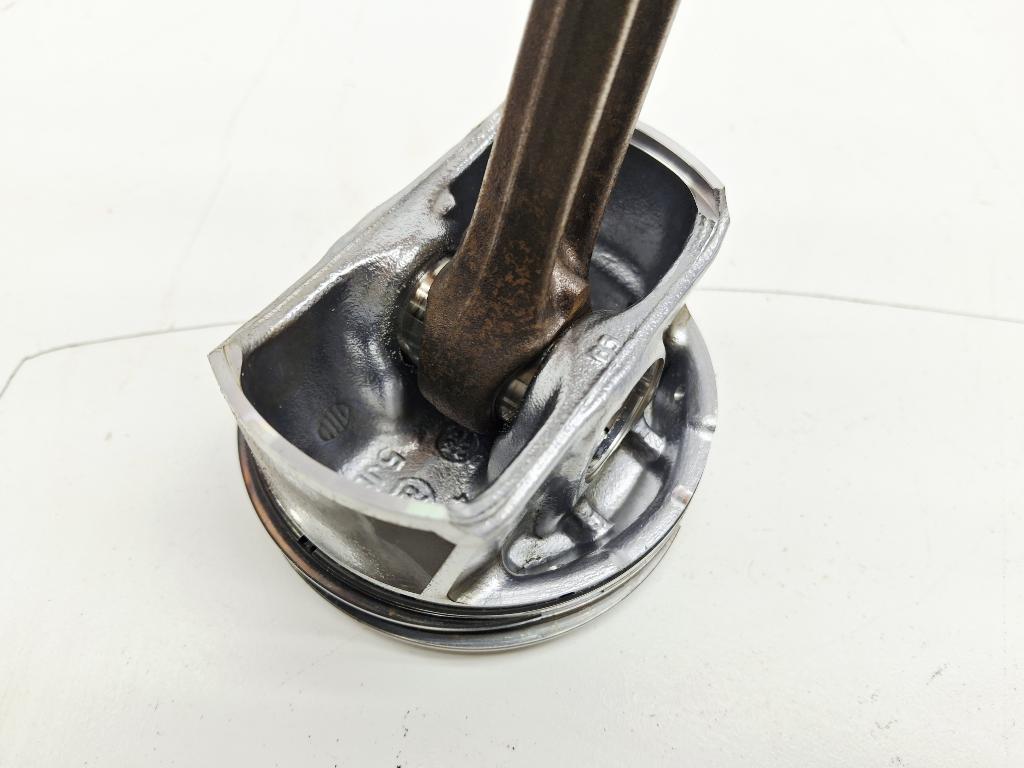 Поршень с шатуном, 2000 рублей, Пермь