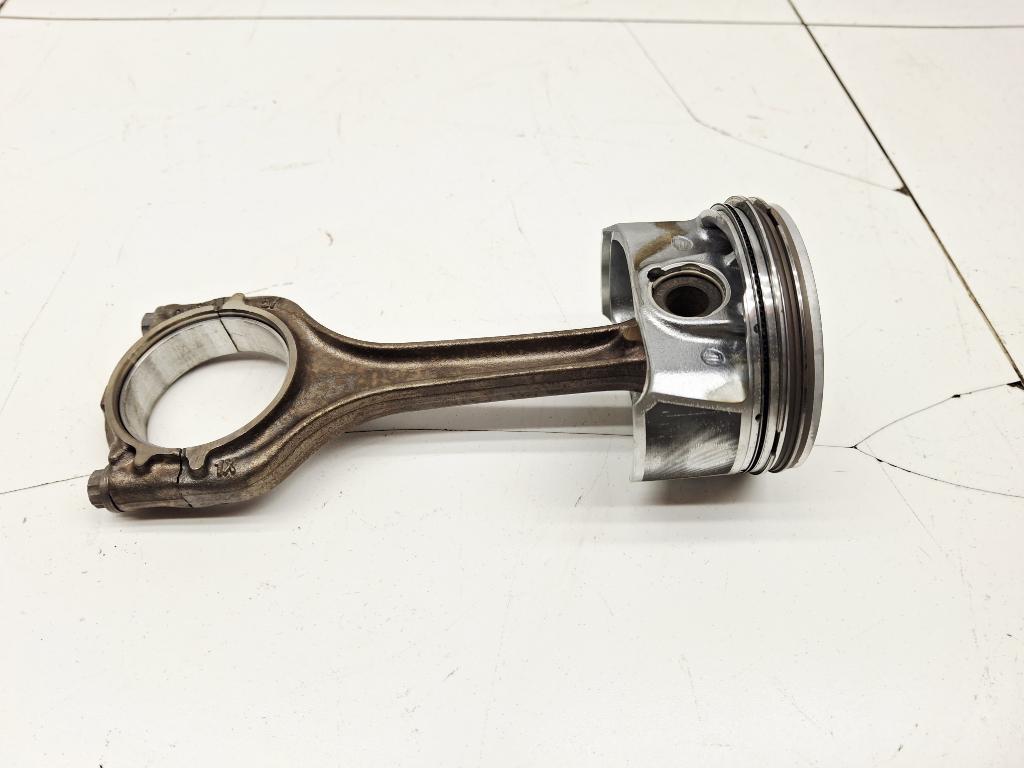 Поршень с шатуном, 2000 рублей, Пермь