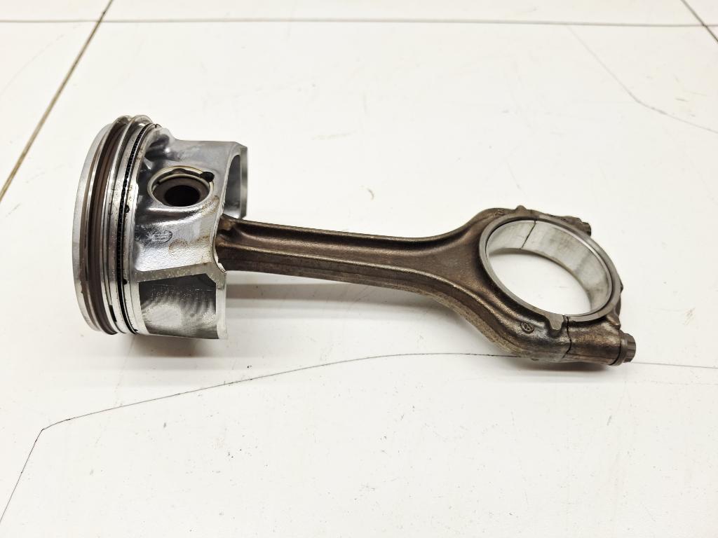 Поршень с шатуном, 2000 рублей, Пермь