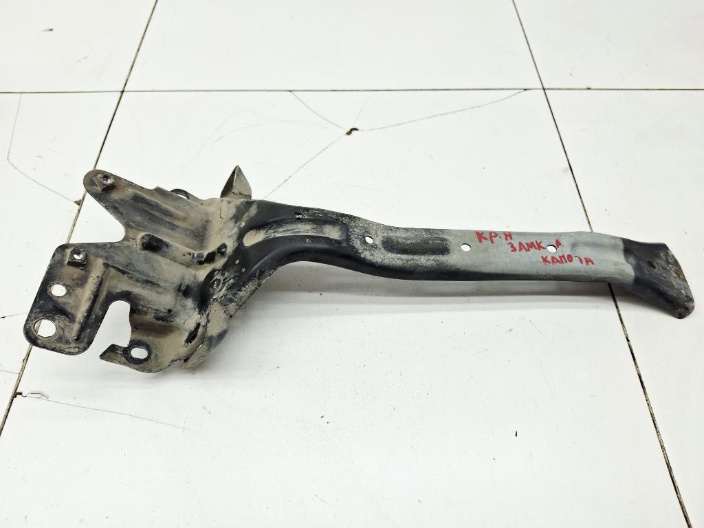 Кронштейн замка капота, 500 рублей, Пермь