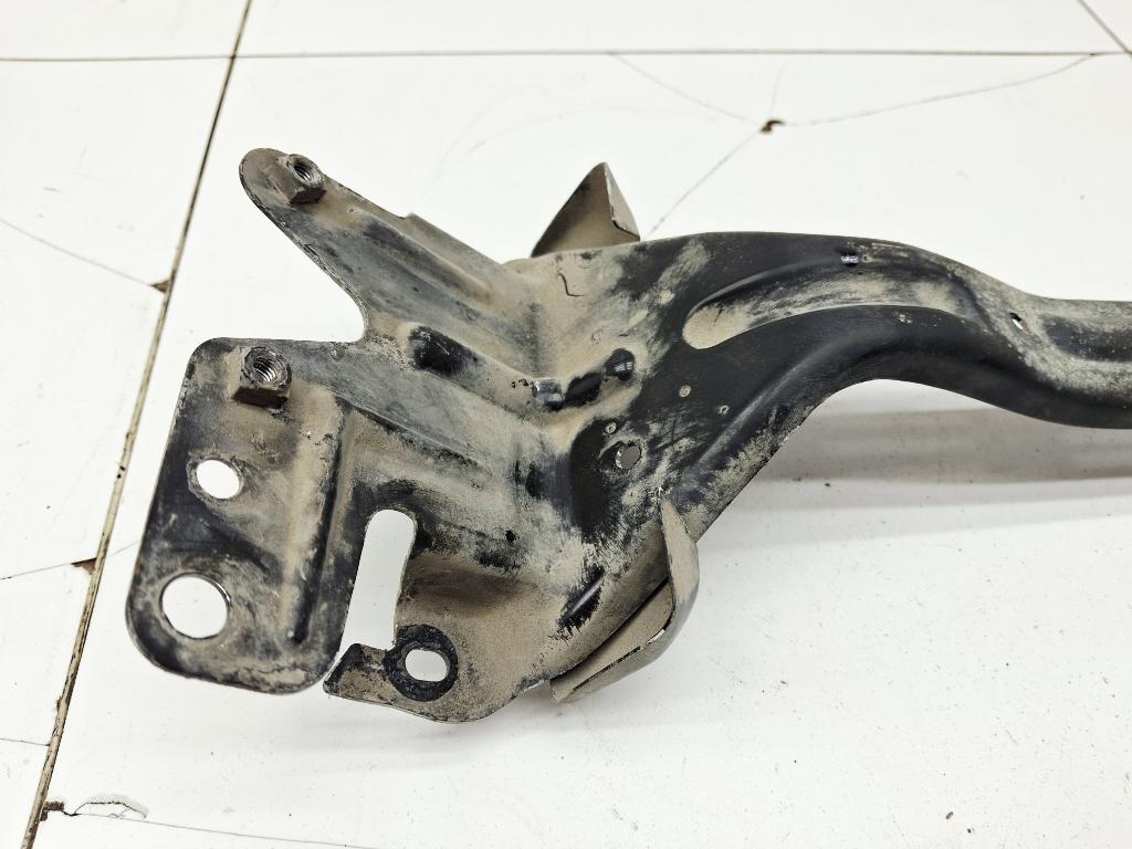 Кронштейн замка капота, 500 рублей, Пермь