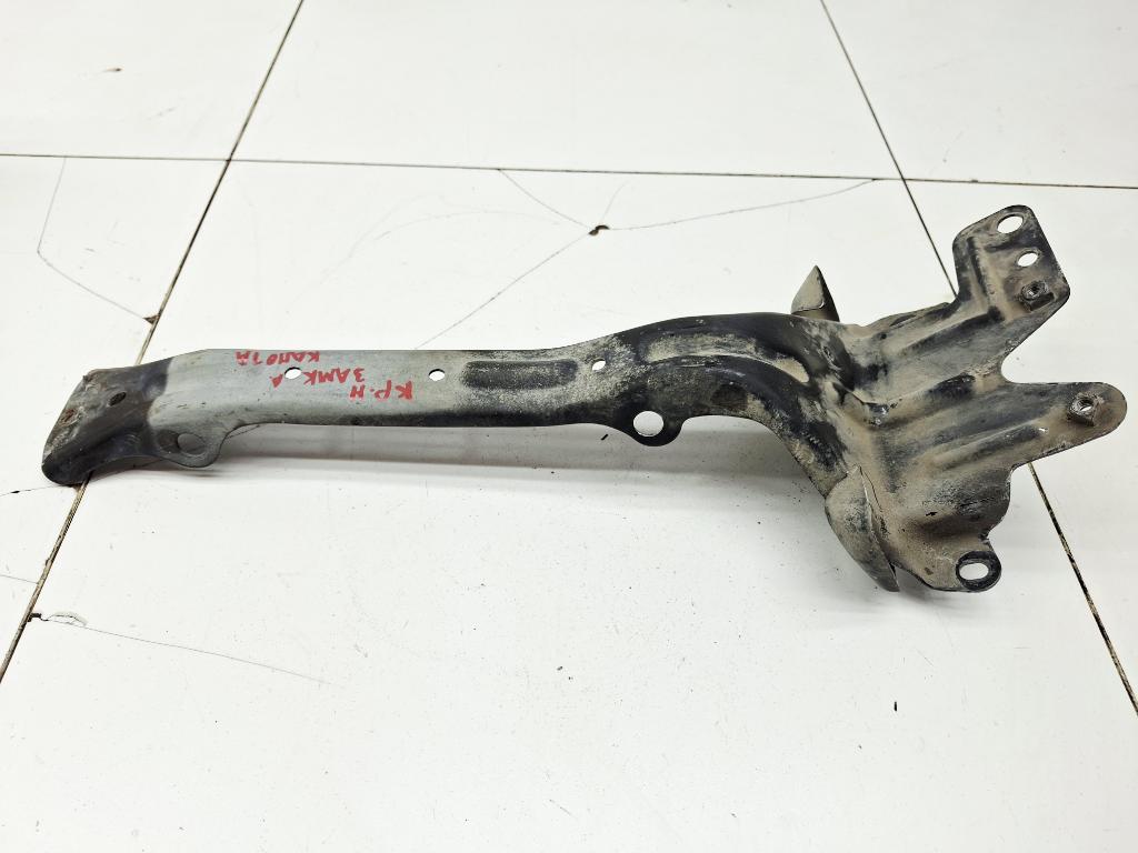 Кронштейн замка капота, 500 рублей, Пермь