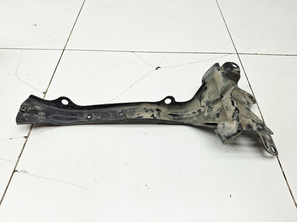 Кронштейн замка капота, 500 рублей, Пермь