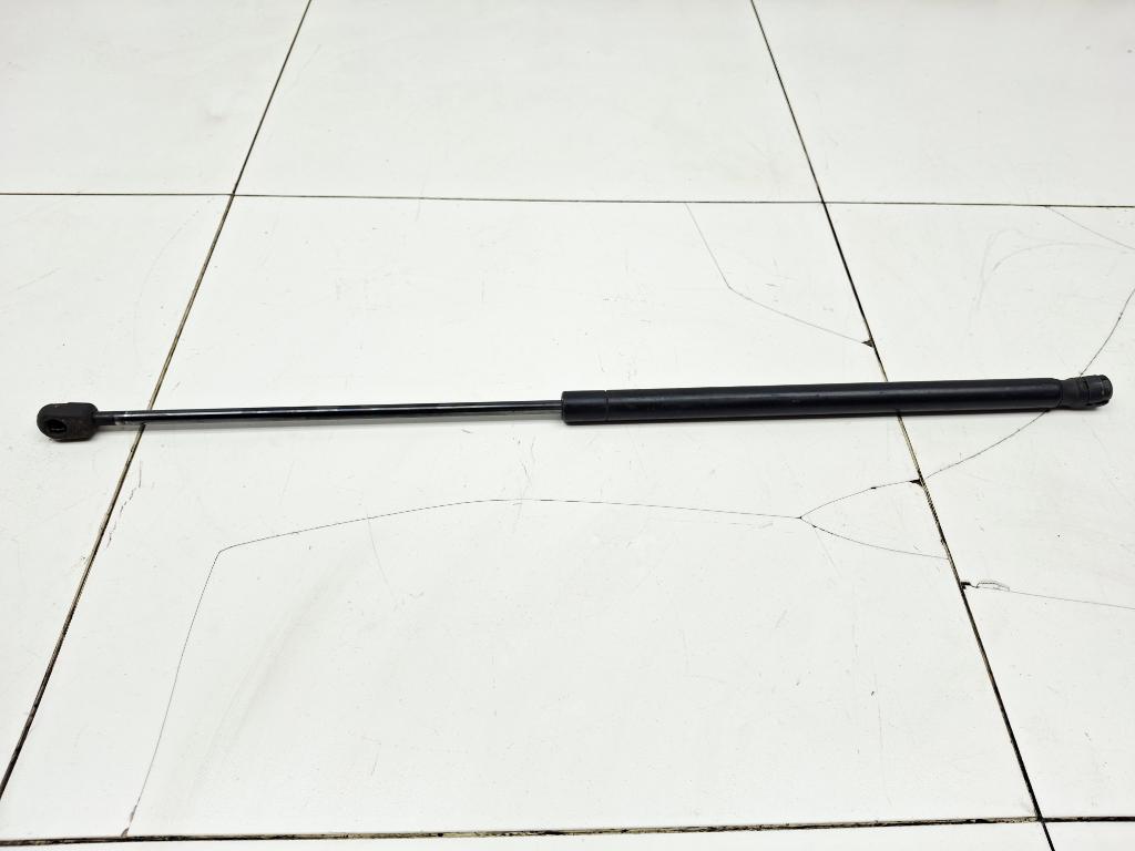 Амортизатор капота, 500 рублей, Пермь