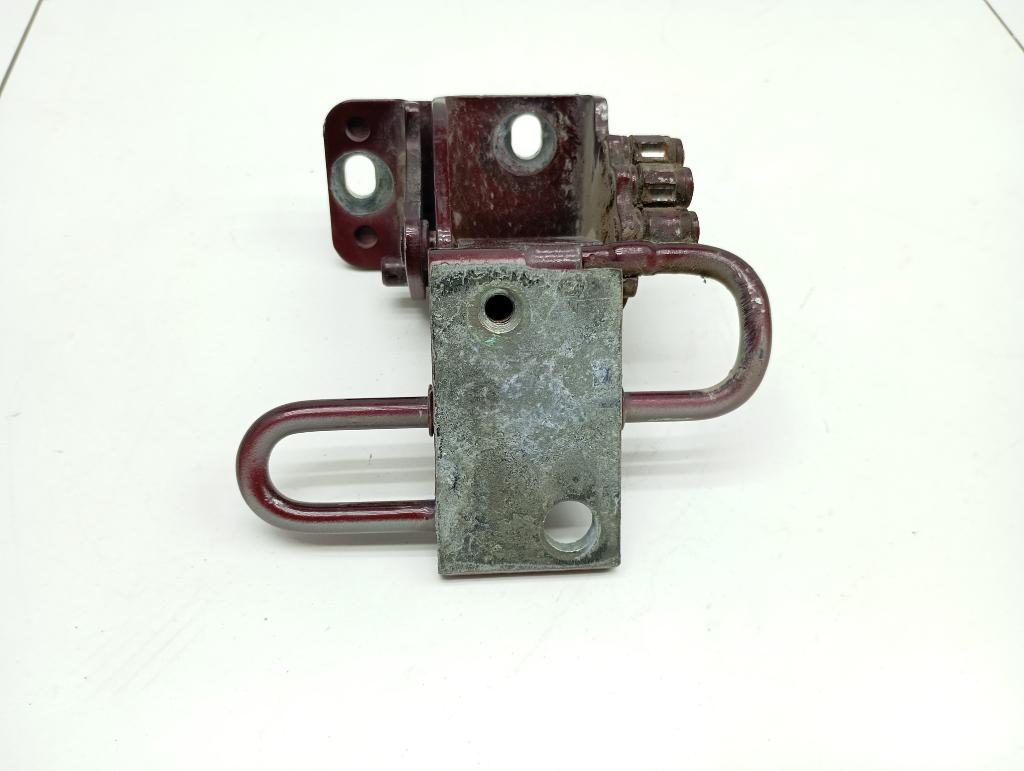 Петля двери передней правой нижняя, 1000 рублей, Пермь