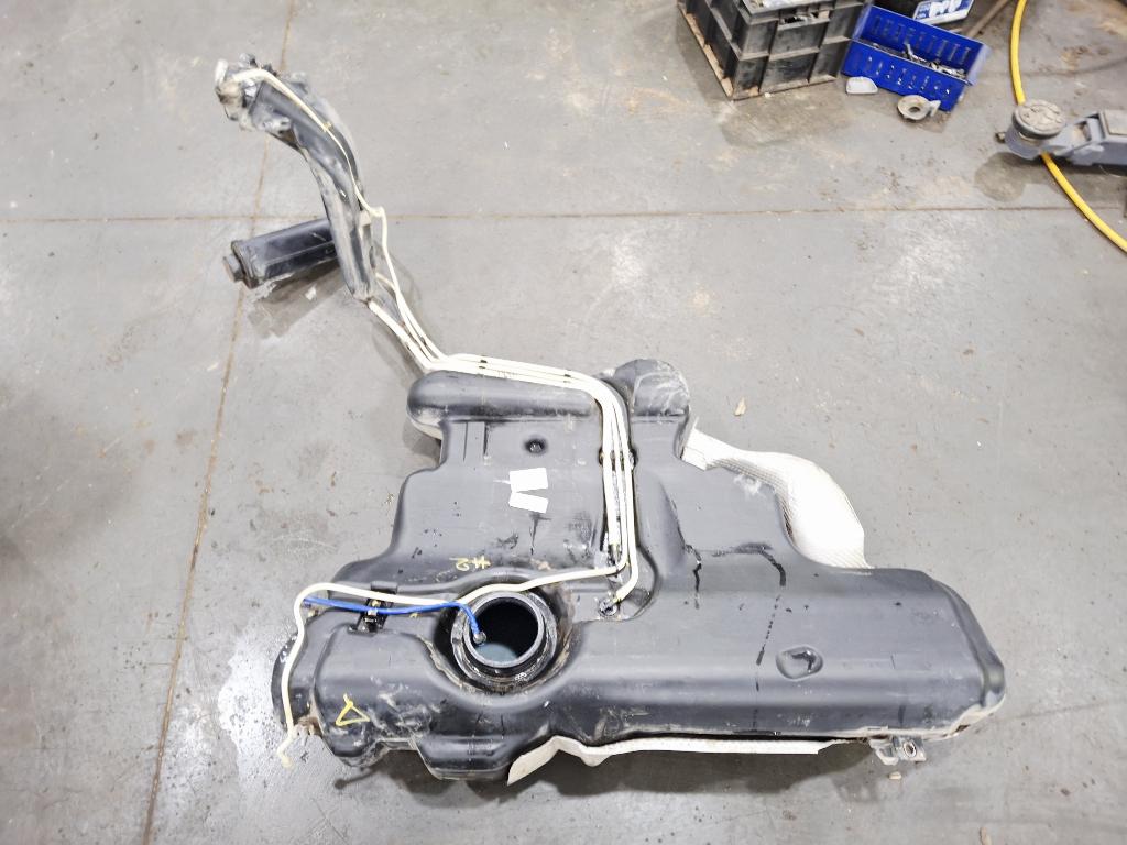 Бак топливный, 2000 рублей, Пермь