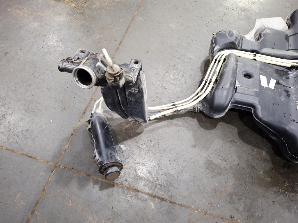 Бак топливный, 2000 рублей, Пермь