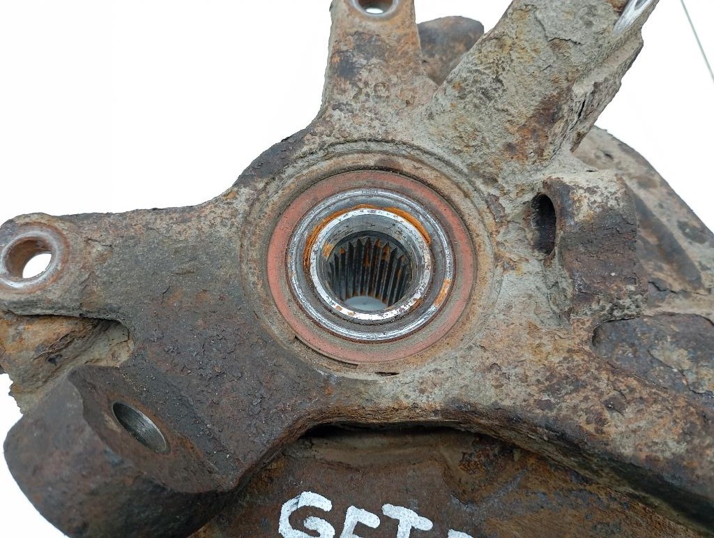 Кулак поворотный передний правый, 5000 рублей, Пермь