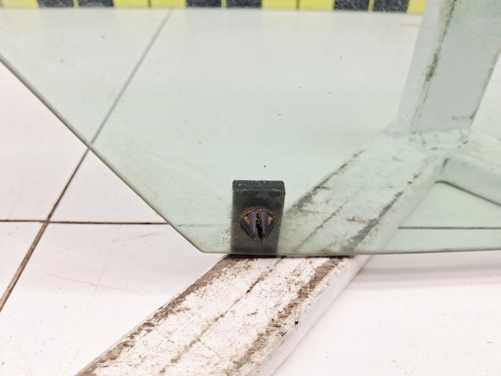 Стекло двери задней правой, 1000 рублей, Пермь