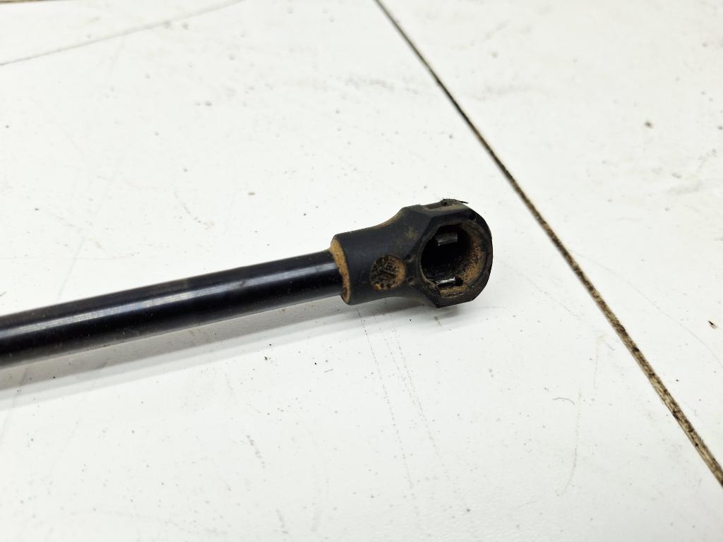 Амортизатор двери багажника, 500 рублей, Пермь