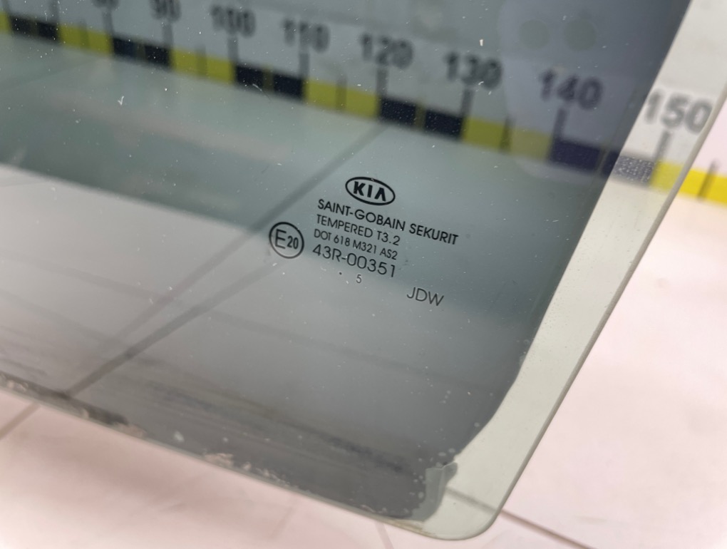 Стекло двери задней левой, 4000 рублей, Пермь