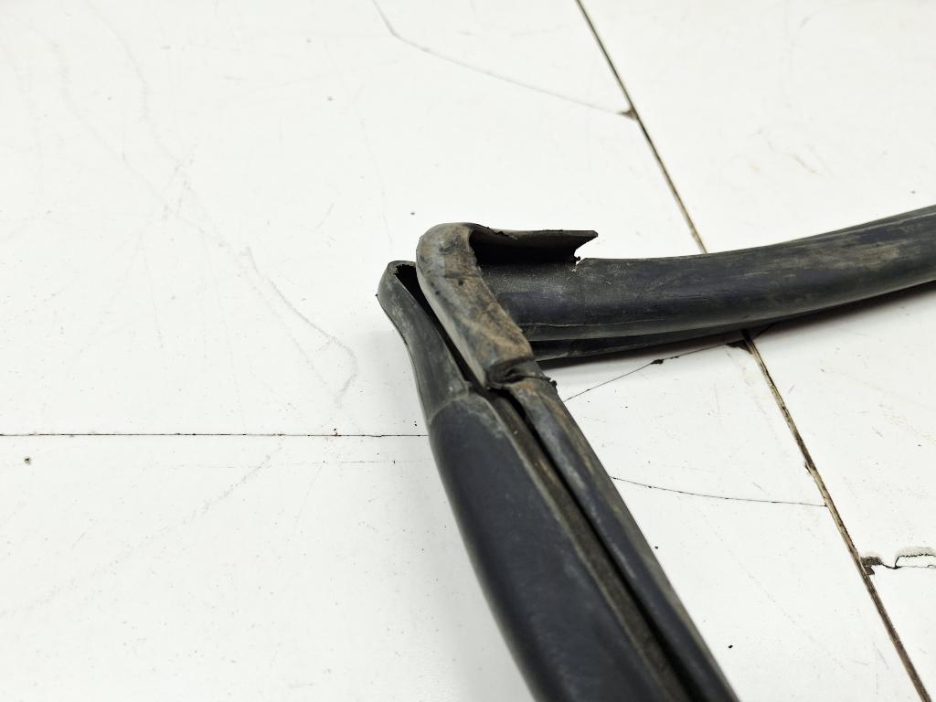 Уплотнитель капота, 1500 рублей, Пермь