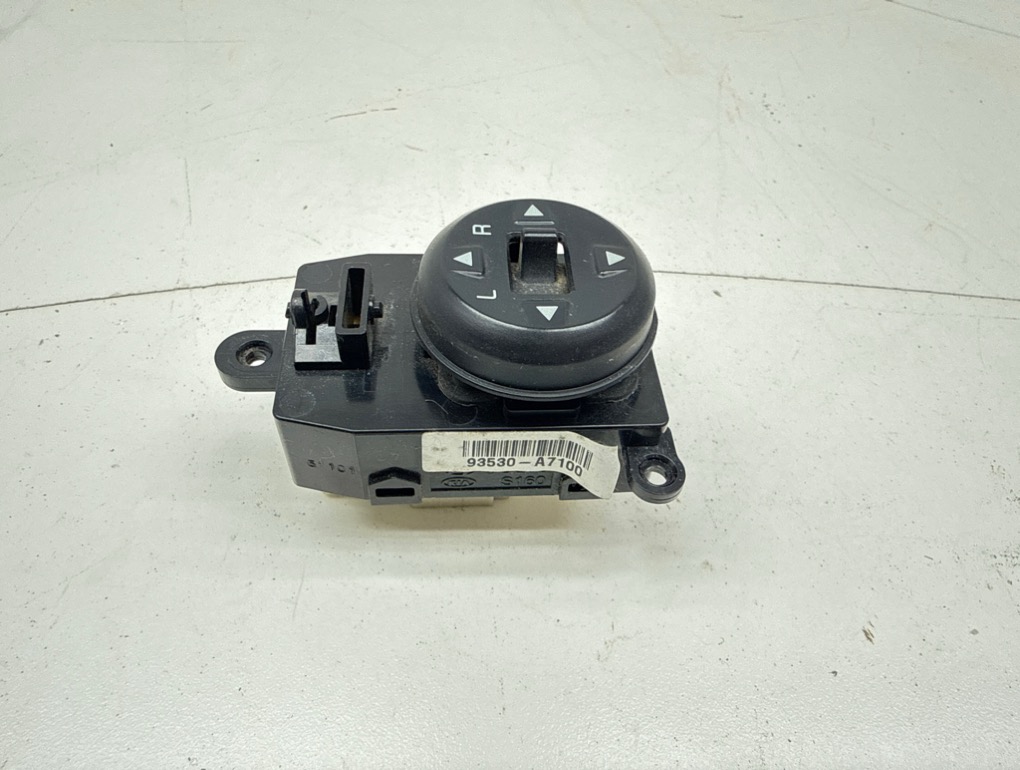 Переключатель регулировки зеркала, 1000 рублей, Пермь