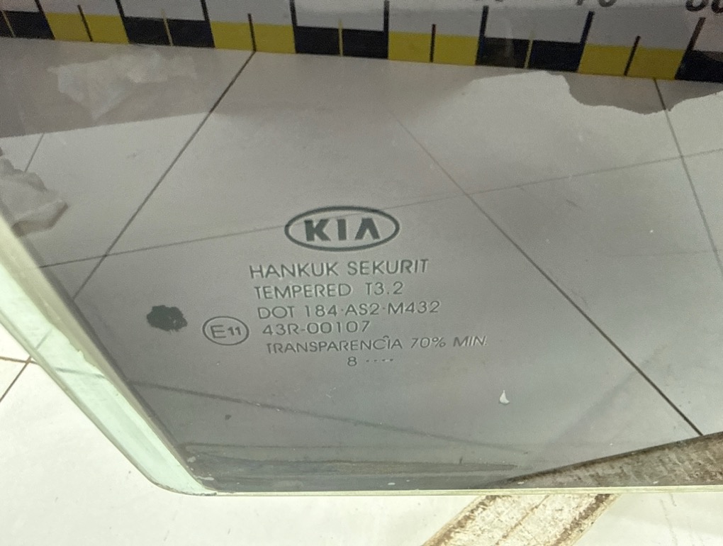 Стекло двери задней правой, 1000 рублей, Пермь