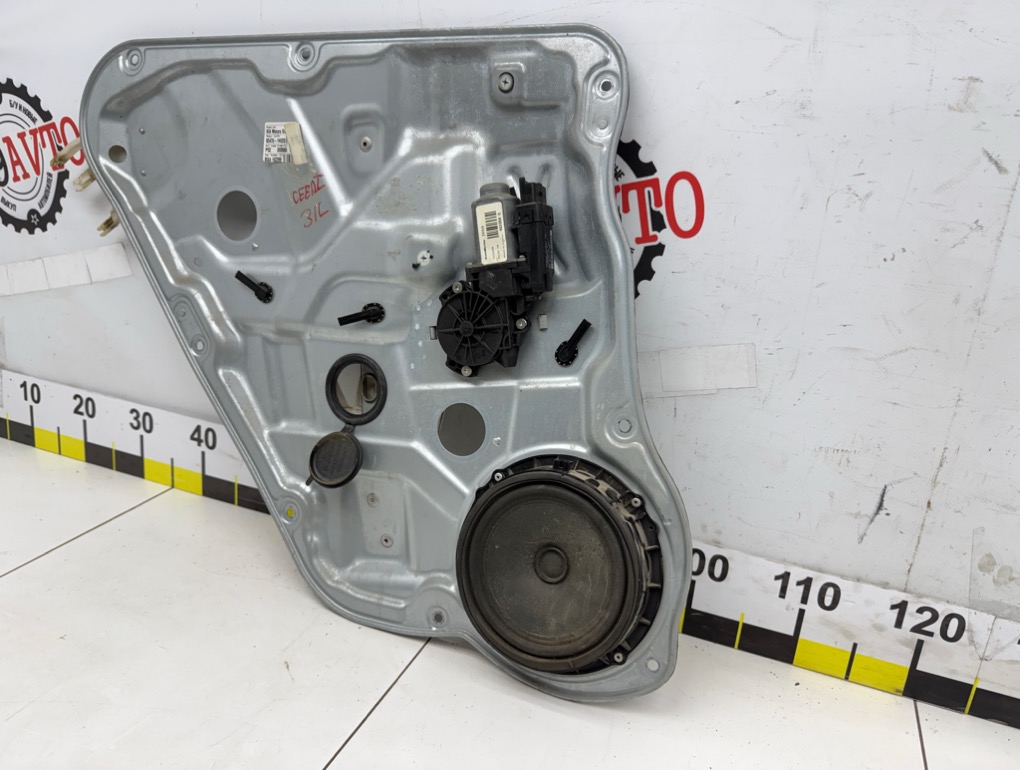 Стеклоподъемник задний левый, 2000 рублей, Пермь