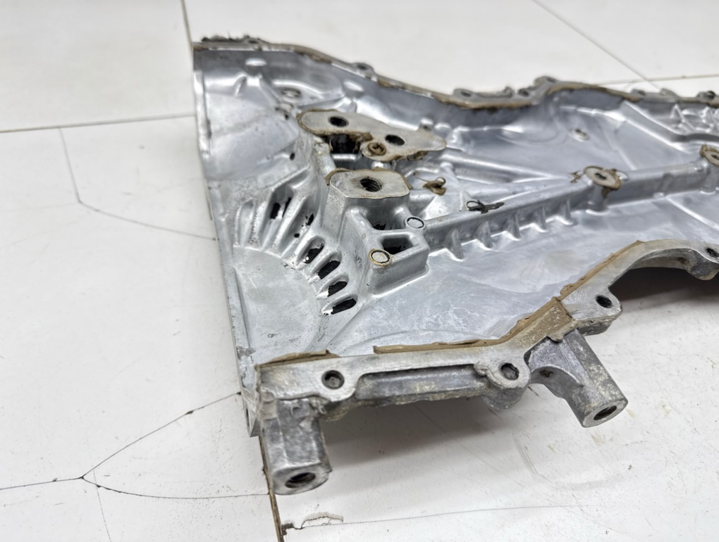 Крышка двигателя передняя, 2000 рублей, Пермь