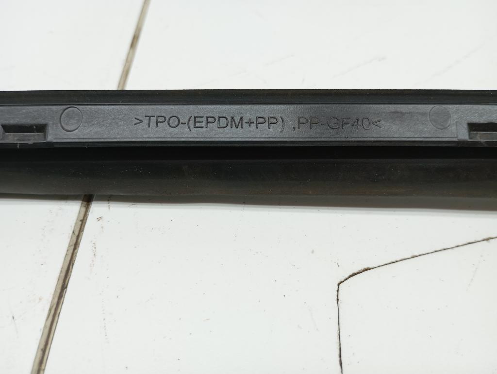 Накладка лобового стекла правая, 2500 рублей, Пермь
