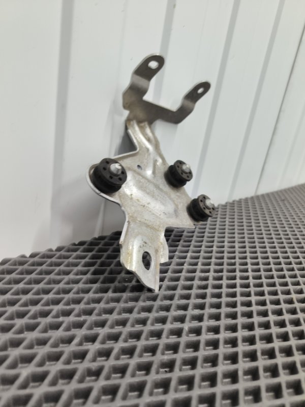 Кронштейн блока ABS, 2000 рублей, Балашиха