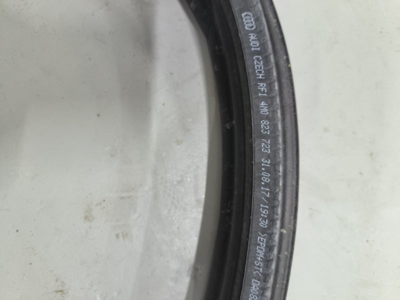 Уплотнительная резинка капота, 3000 рублей, Балашиха