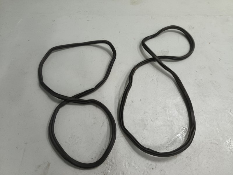 Уплотнительная резинка боковой двери, 3200 рублей, Балашиха