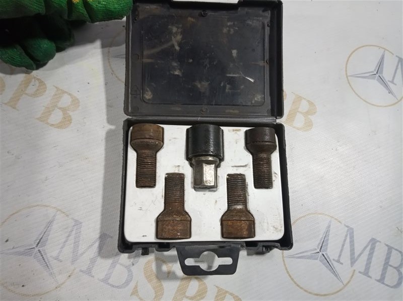 болты секретные, 2500 рублей, Санкт-Петербург