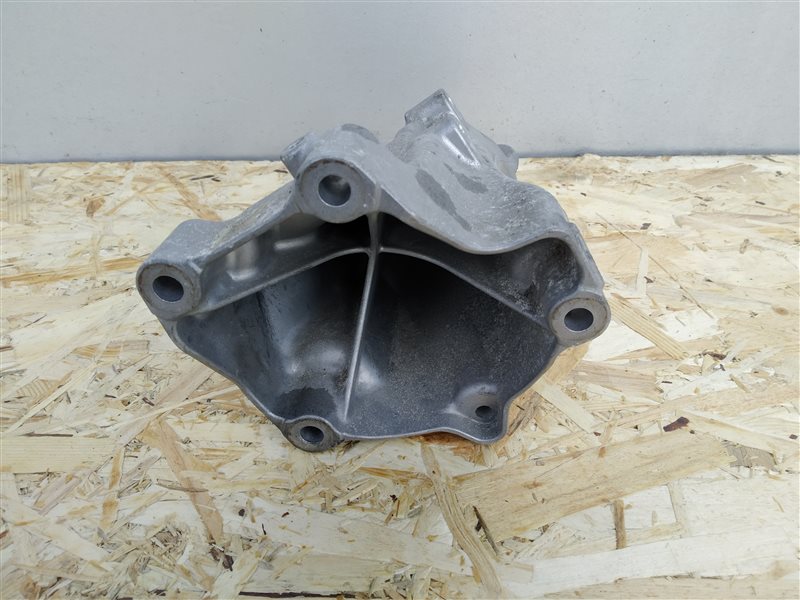 кронштейн двигателя, 540 рублей, Санкт-Петербург