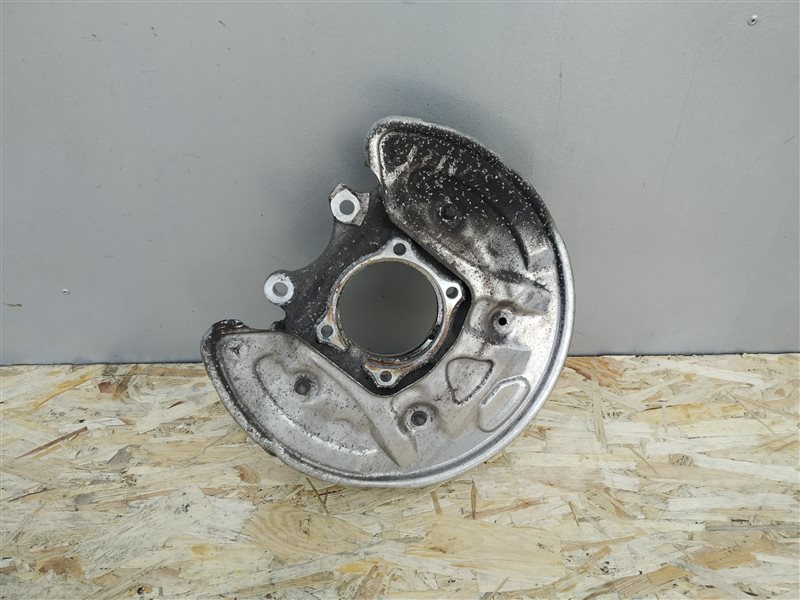 кулак, 2025 рублей, Санкт-Петербург