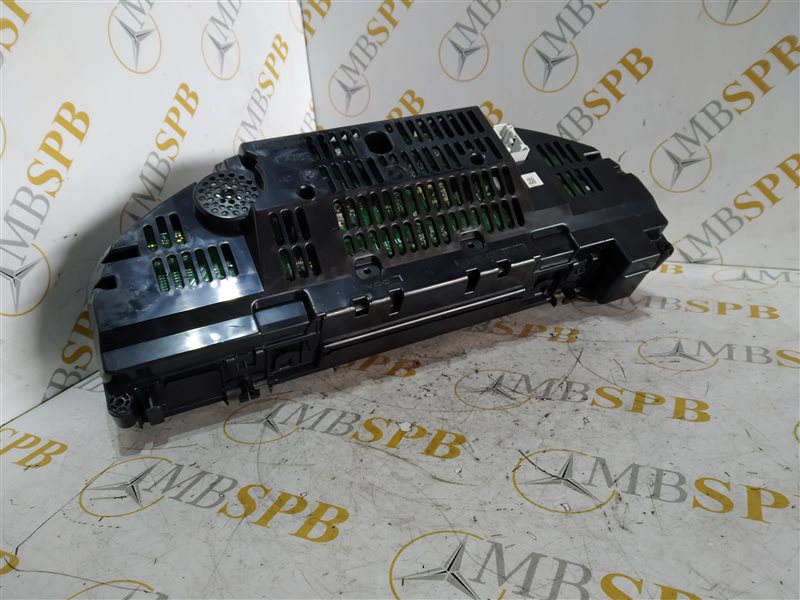 панель приборов, 2020 рублей, Санкт-Петербург