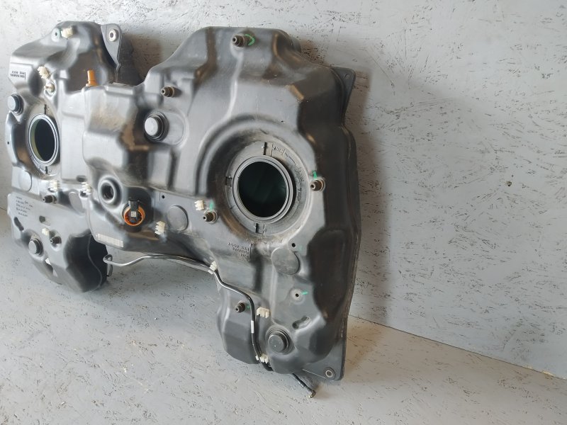 бак топливный, 2010 рублей, Санкт-Петербург