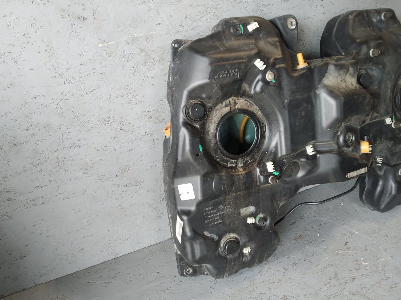 бак топливный, 2010 рублей, Санкт-Петербург