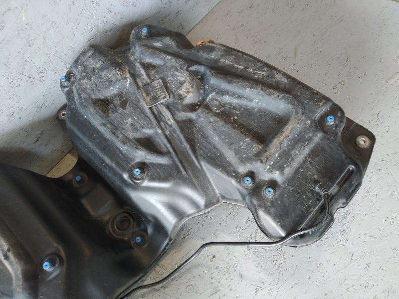 бак топливный, 2010 рублей, Санкт-Петербург