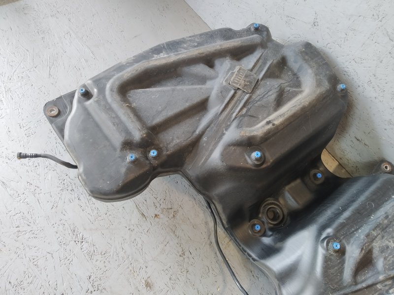 бак топливный, 2010 рублей, Санкт-Петербург