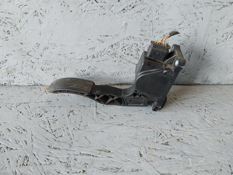 педаль газа, 1440 рублей, Санкт-Петербург