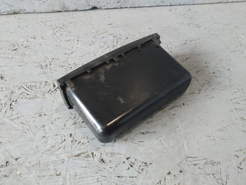 Ящик в торпедо, 720 рублей, Санкт-Петербург