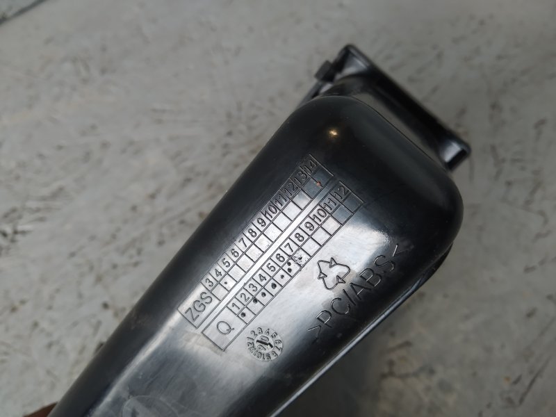 Ящик в торпедо, 720 рублей, Санкт-Петербург