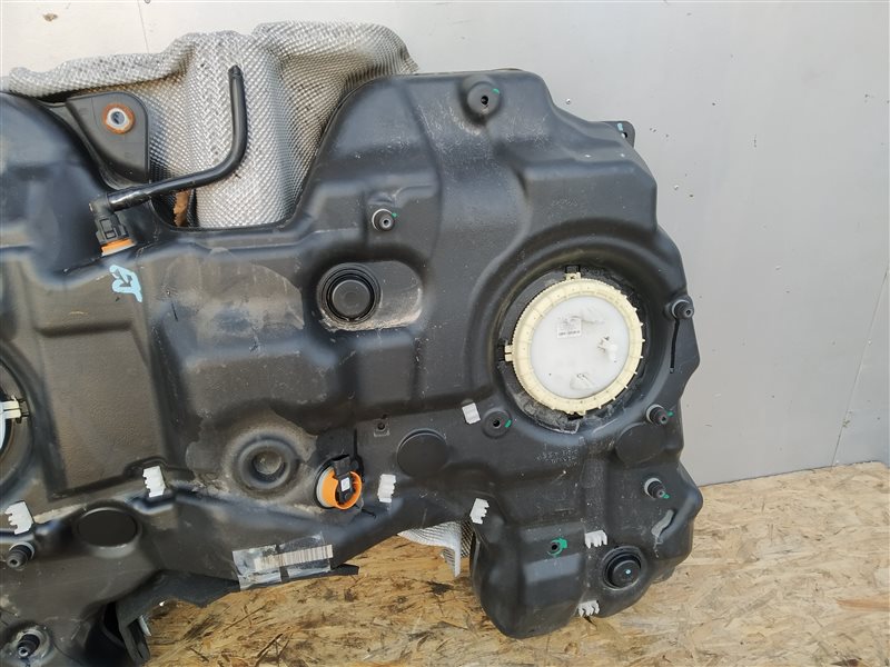 бак топливный, 2025 рублей, Санкт-Петербург