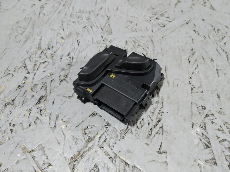 кнопки управления сиденьем, 735 рублей, Санкт-Петербург