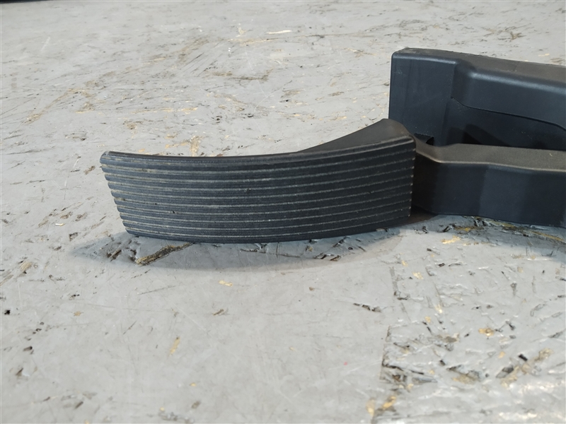 педаль газа, 1640 рублей, Санкт-Петербург