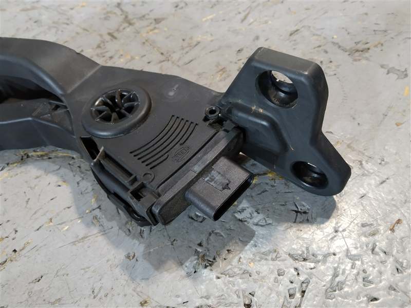 педаль газа, 1640 рублей, Санкт-Петербург