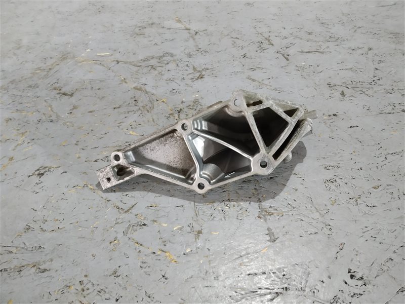 кронштейн двигателя, 1235 рублей, Санкт-Петербург