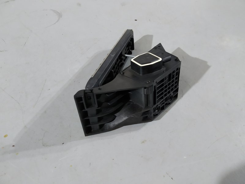 педаль газа, 1450 рублей, Санкт-Петербург