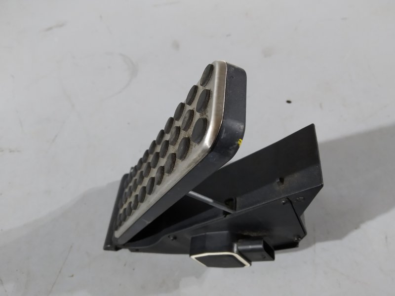 педаль газа, 1450 рублей, Санкт-Петербург