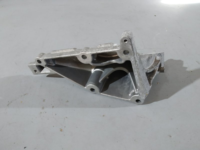 кронштейн двигателя, 2965 рублей, Санкт-Петербург