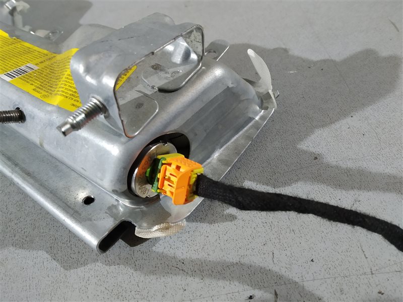 подушка безопасности коленная, 1795 рублей, Санкт-Петербург