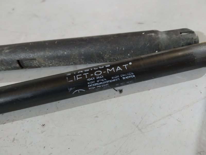 амортизатор капота, 625 рублей, Санкт-Петербург