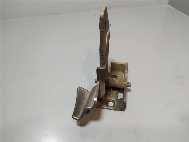 крюк капота, 1310 рублей, Санкт-Петербург